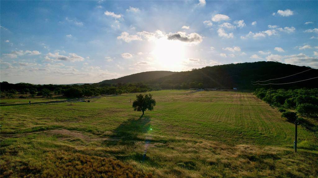 125 Lone Oak DR, Burnet, TX 78611