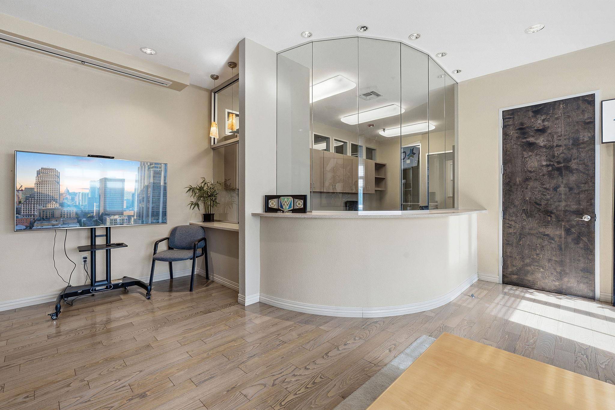 5900 Southwest PKWY #401, Austin, TX 78735