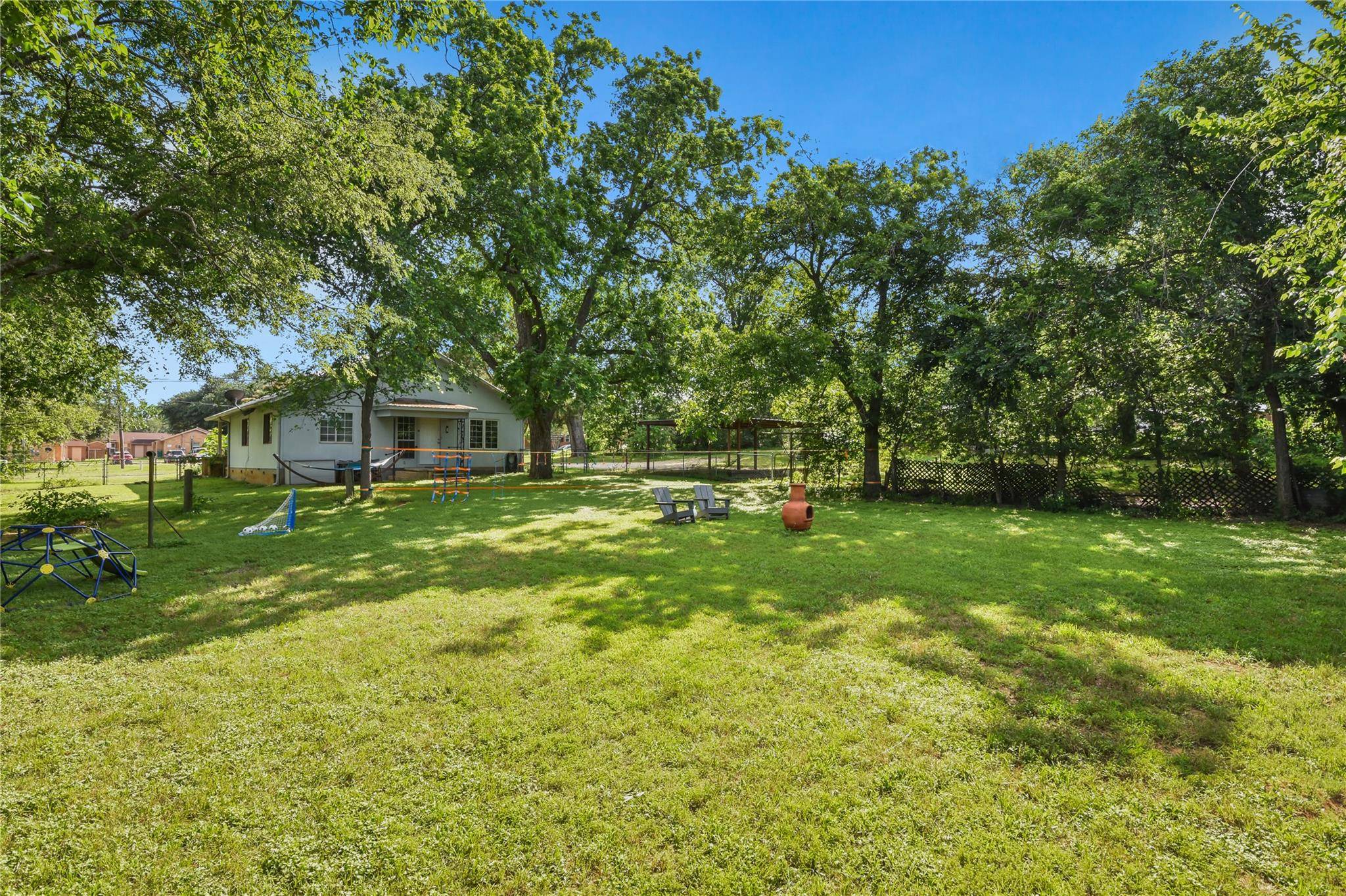 528 Old Mcdade RD, Elgin, TX 78621