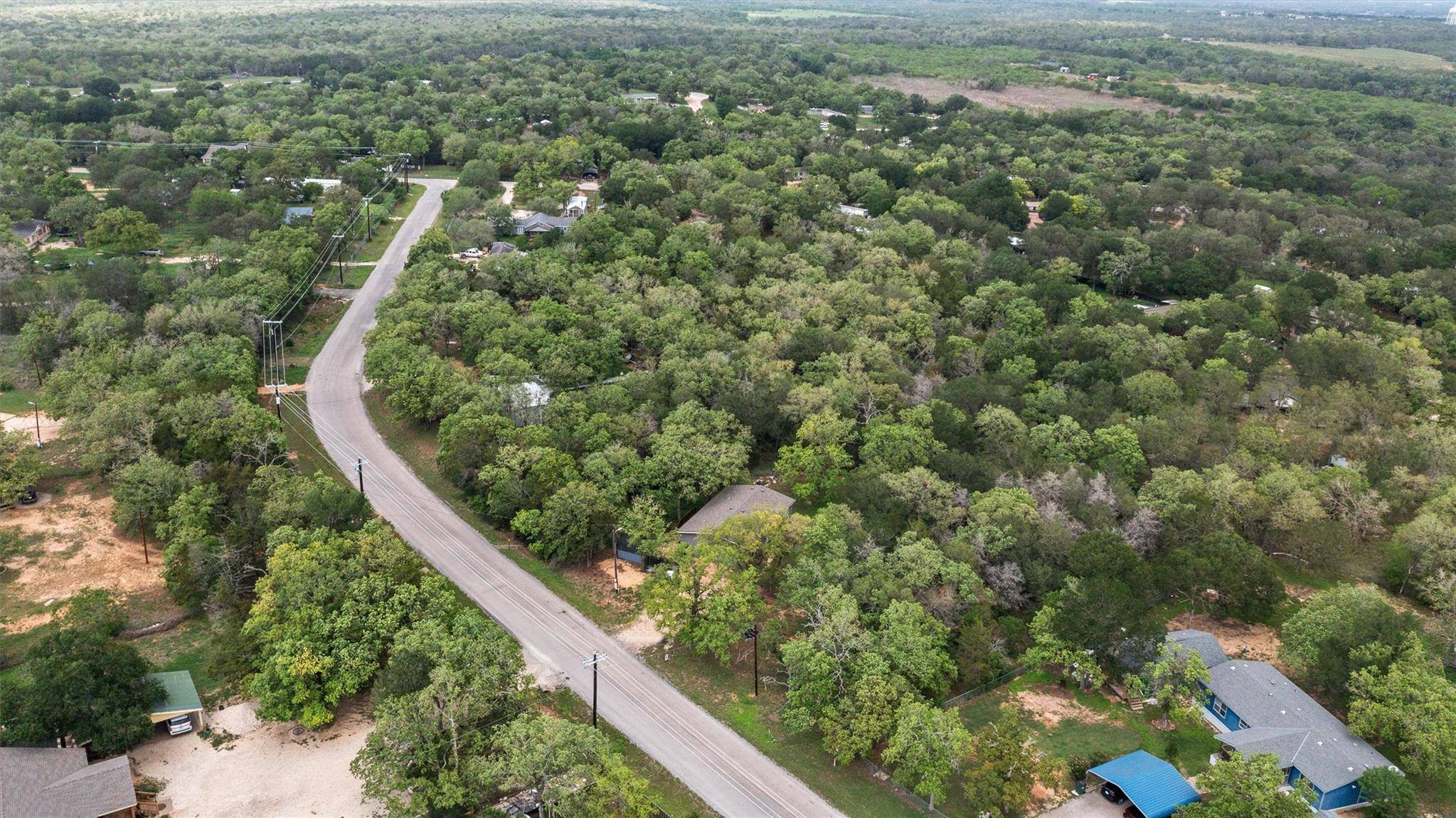 137 Scarlet Harts LN, Dale, TX 78616