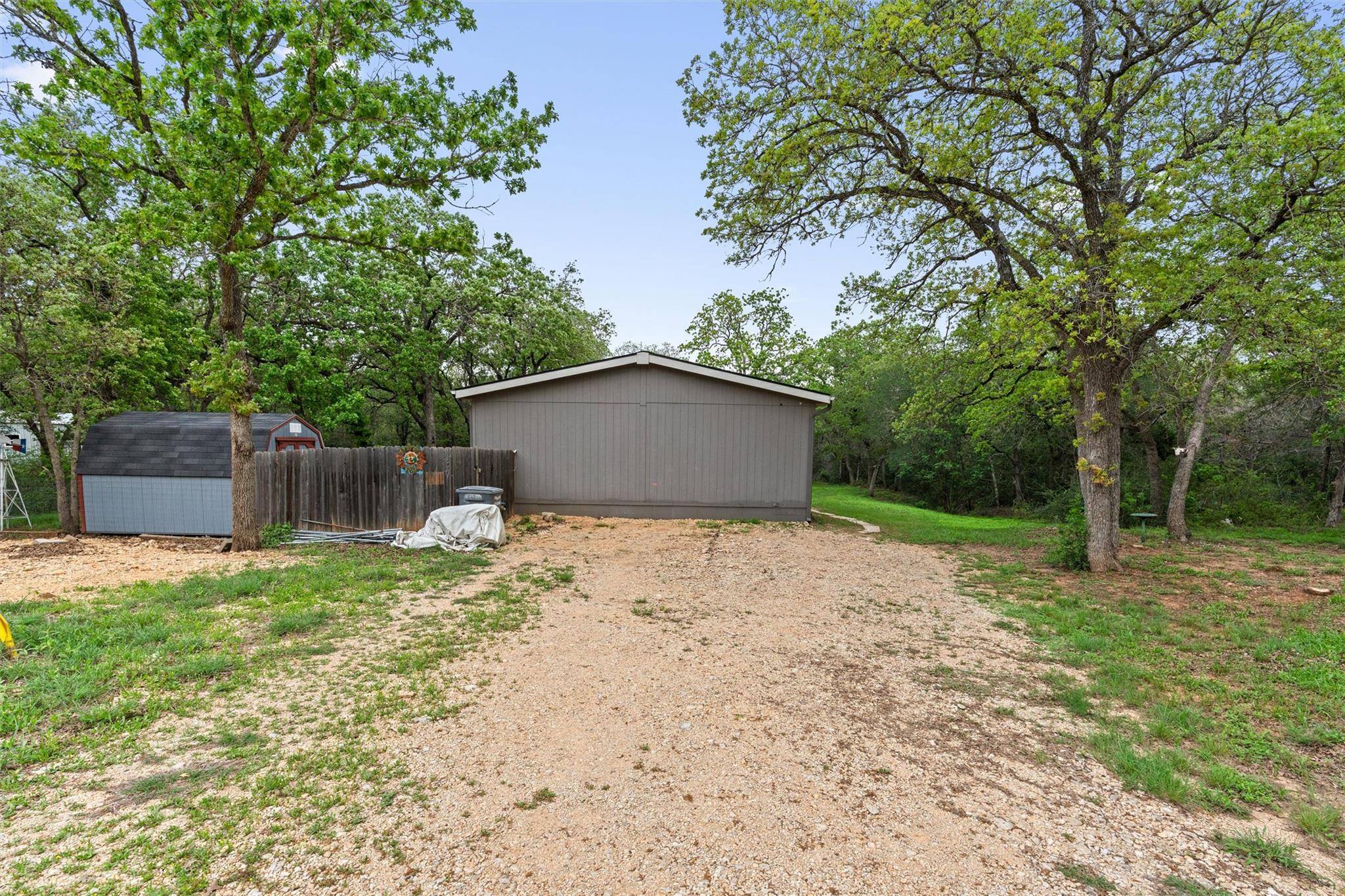 137 Scarlet Harts LN, Dale, TX 78616