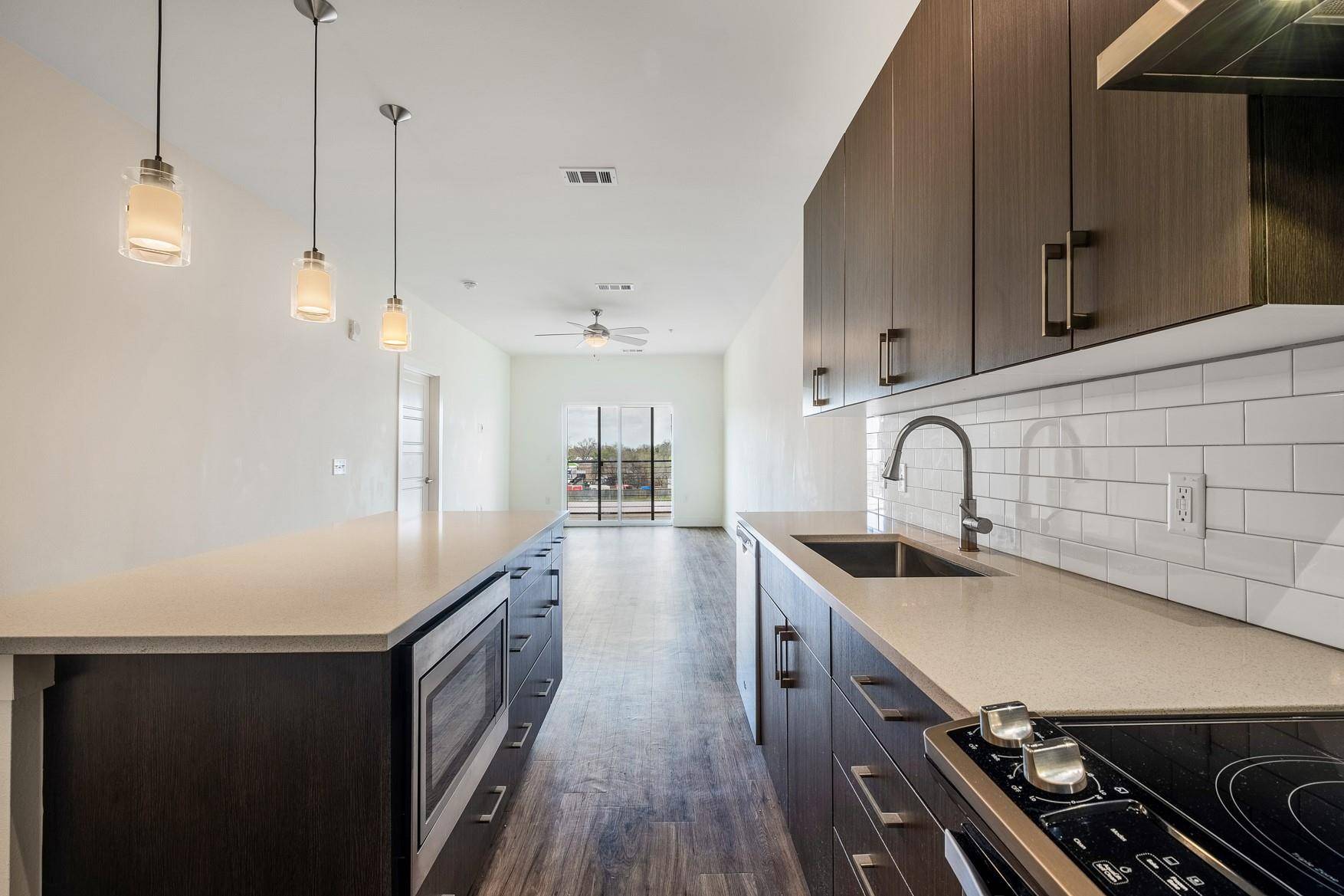 6444 Burnet RD #207, Austin, TX 78757
