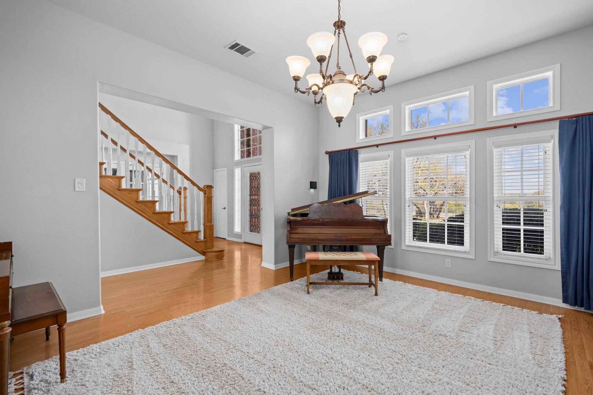 375 Branch Creek TRL, Liberty Hill, TX 78642