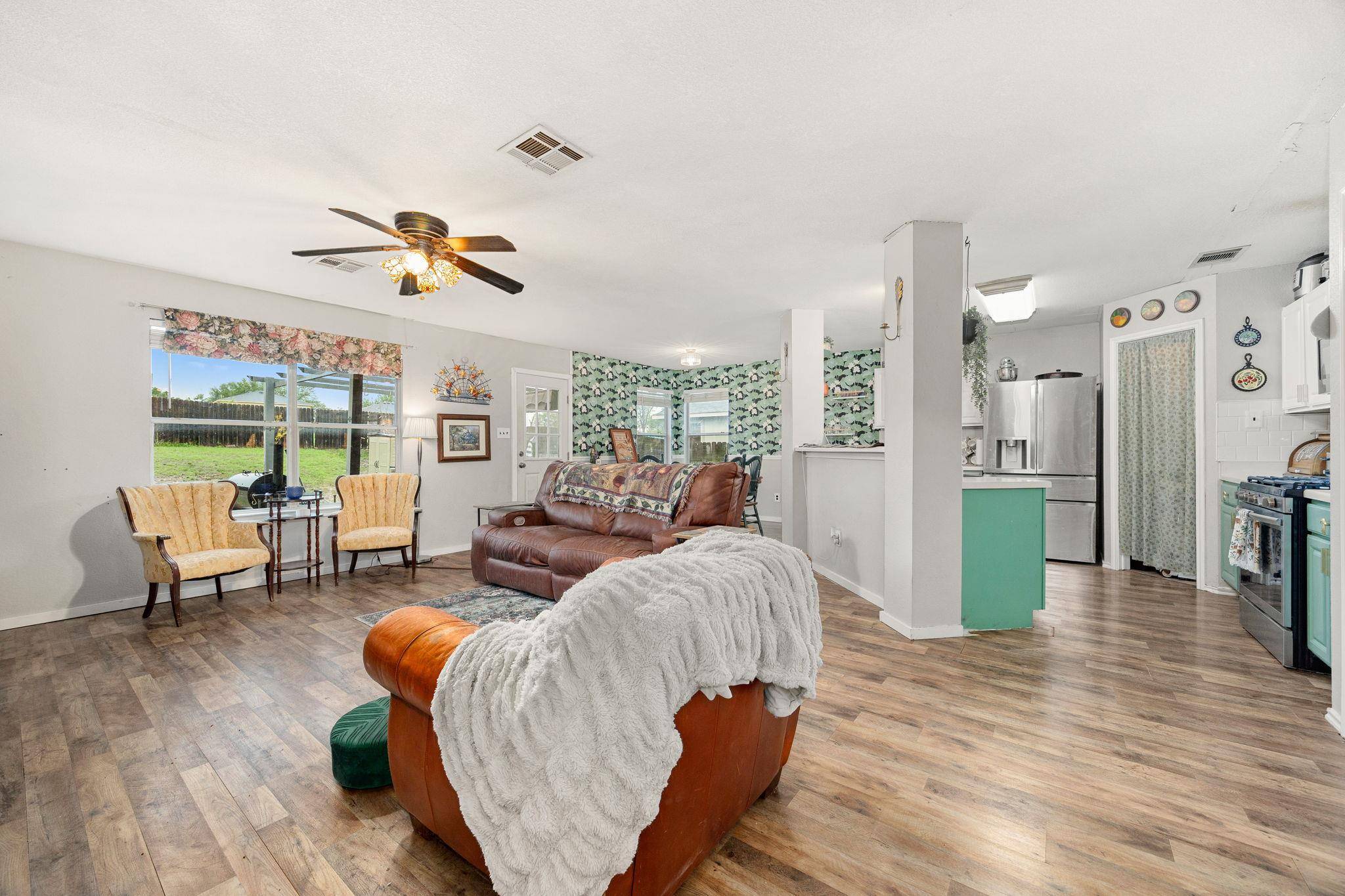 137 Sawgrass CIR, Kyle, TX 78640