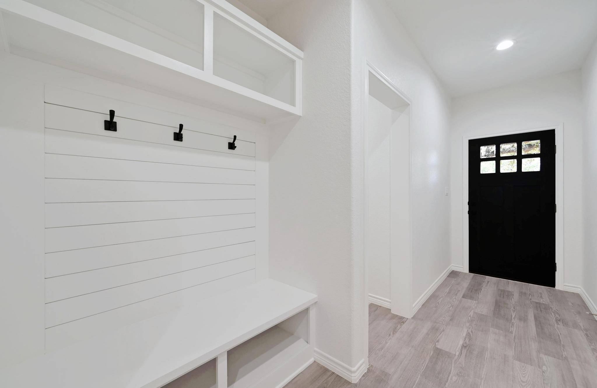1 Happy Hollow LN, Wimberley, TX 78676