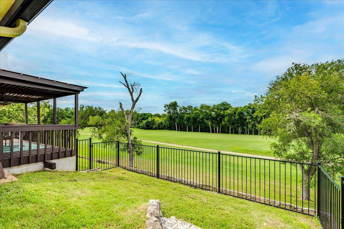 11146 Pinehurst DR, Austin, TX 78747