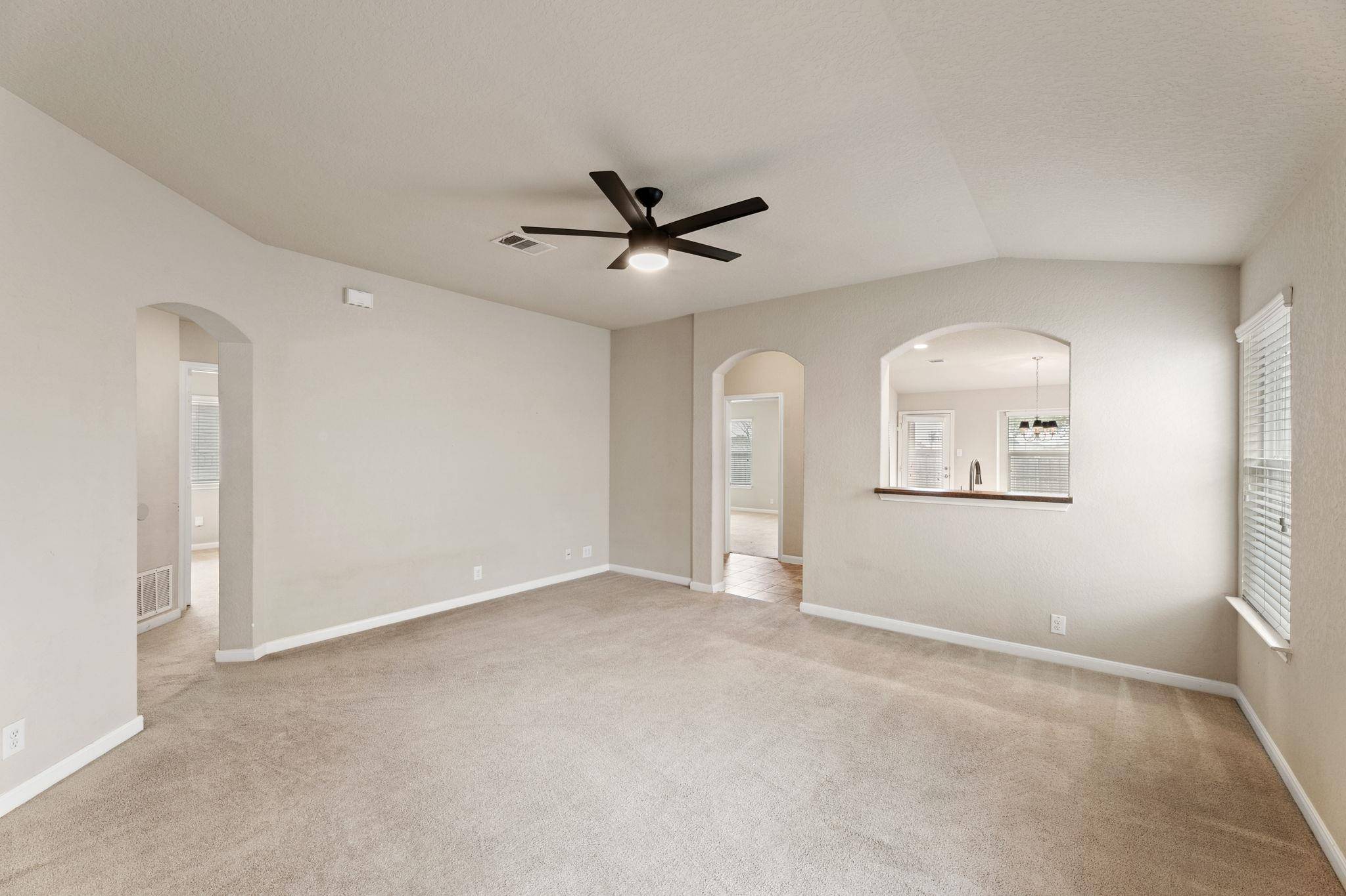 582 Briggs DR, New Braunfels, TX 78130