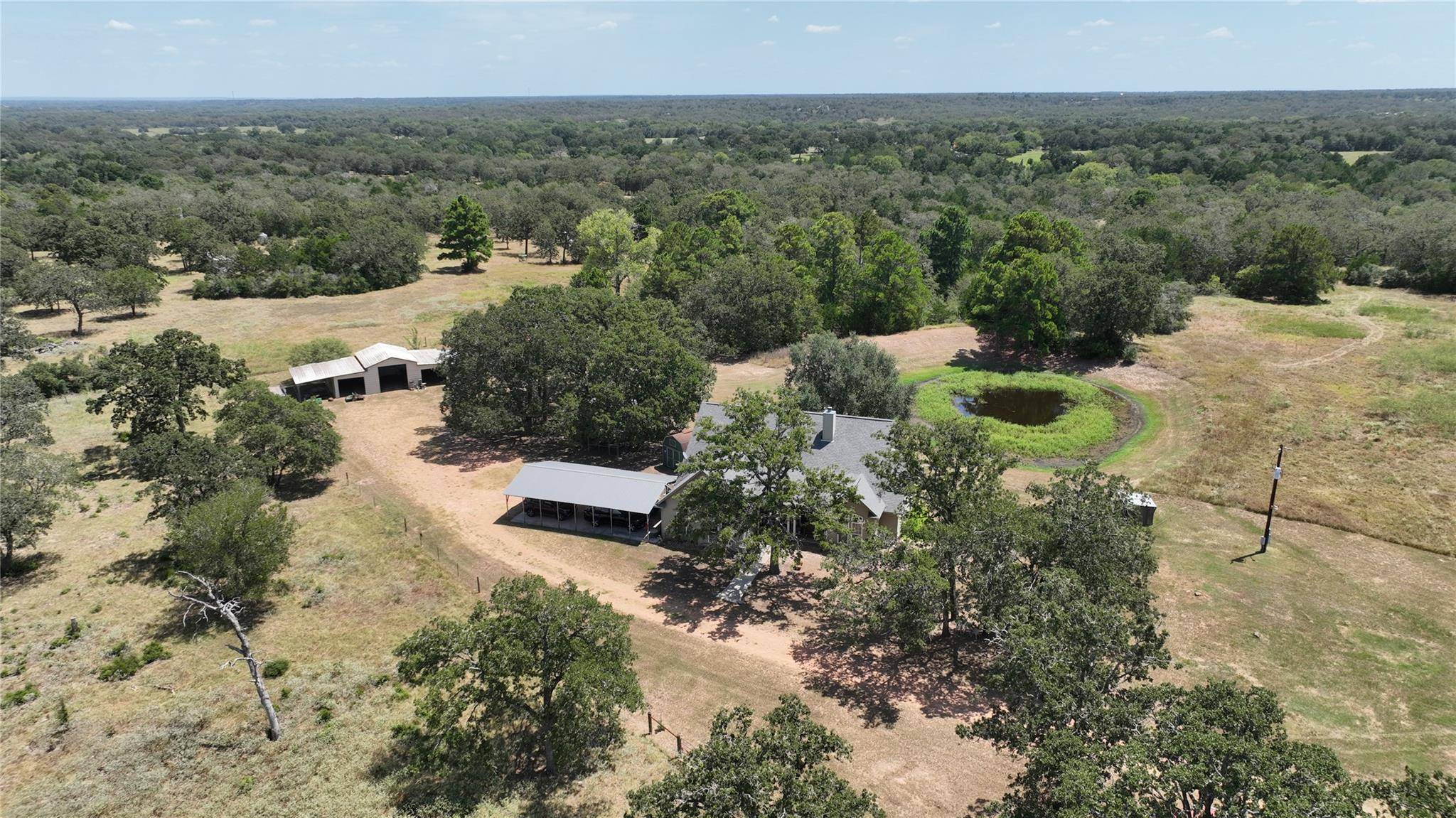 213 Joe Cole LN, Smithville, TX 78957
