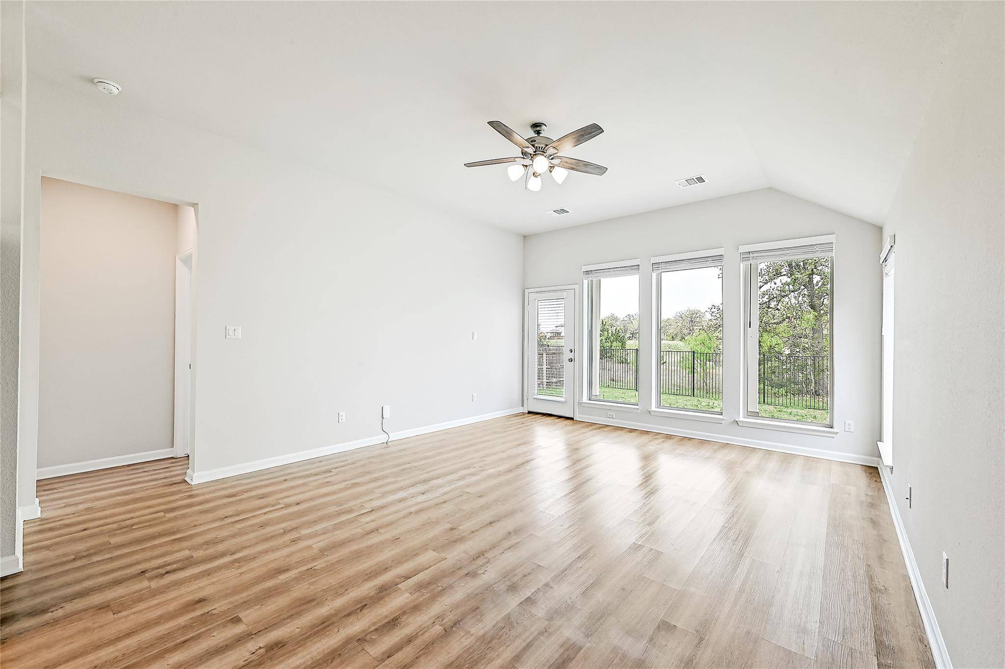 305 Banyon DR, Liberty Hill, TX 78642