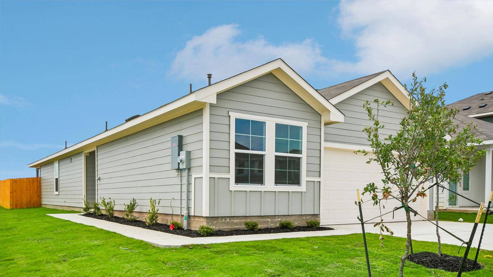 12020 Pike BND, Mustang Ridge, TX 78610