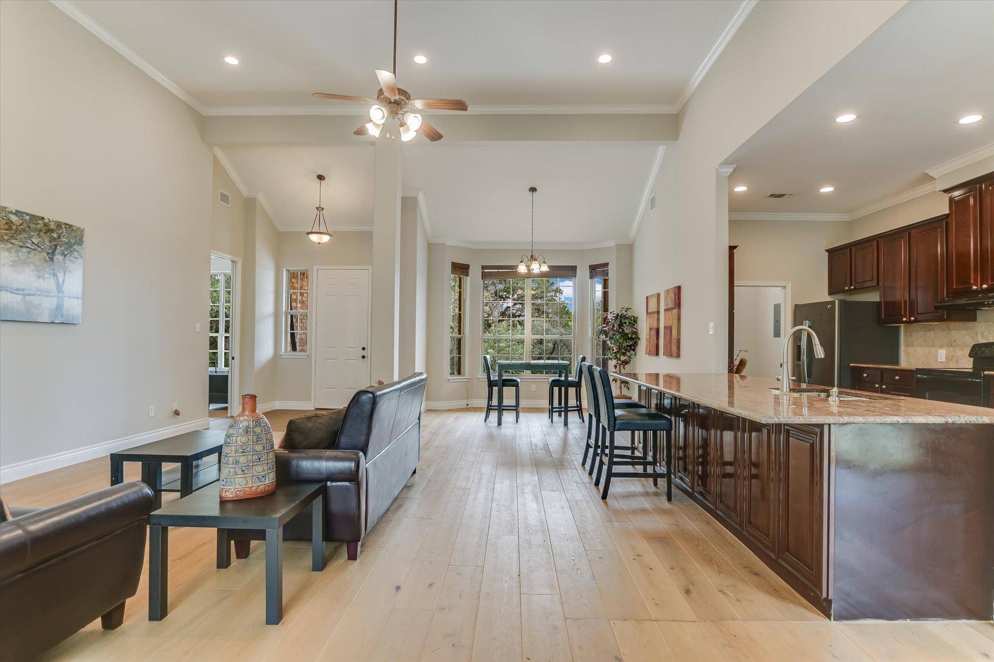 300 Round Rock RD, Wimberley, TX 78676