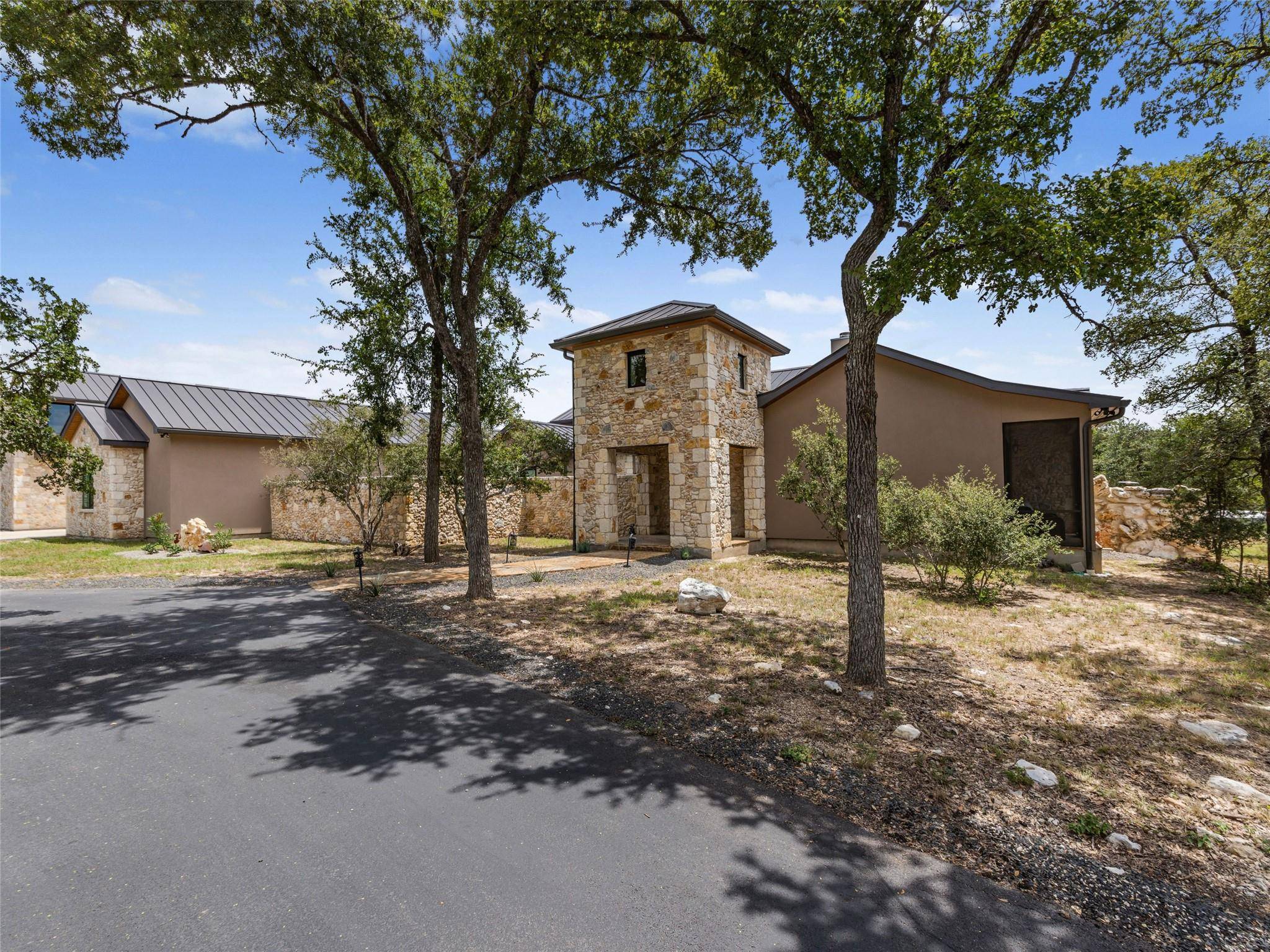 435 Gardenia DR, Wimberley, TX 78676