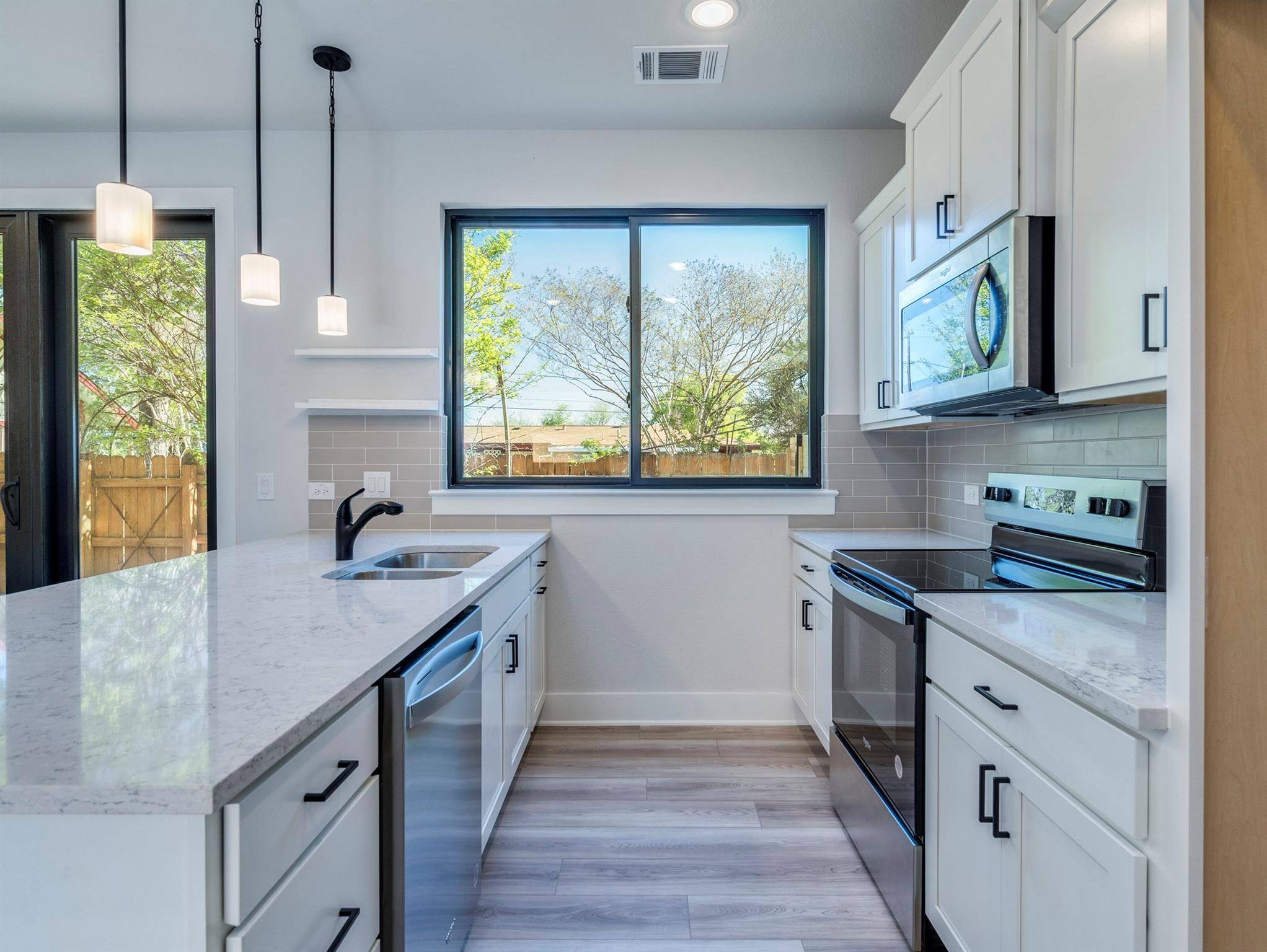 206 E Wonsley DR #2, Austin, TX 78753