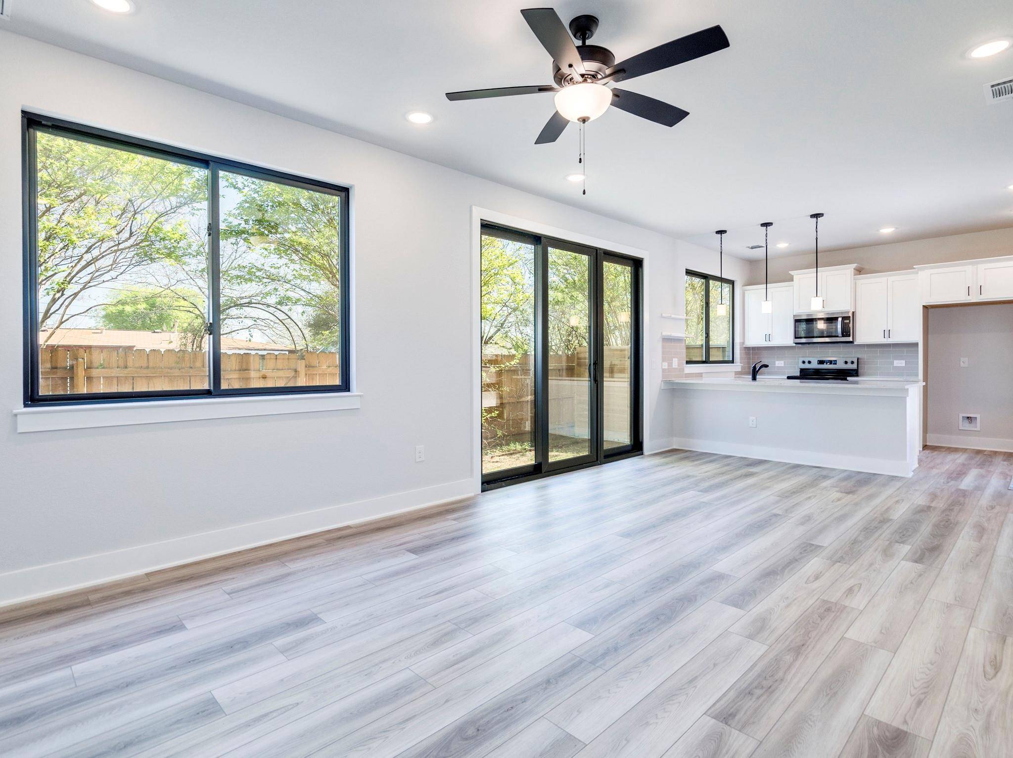 206 E Wonsley DR #2, Austin, TX 78753
