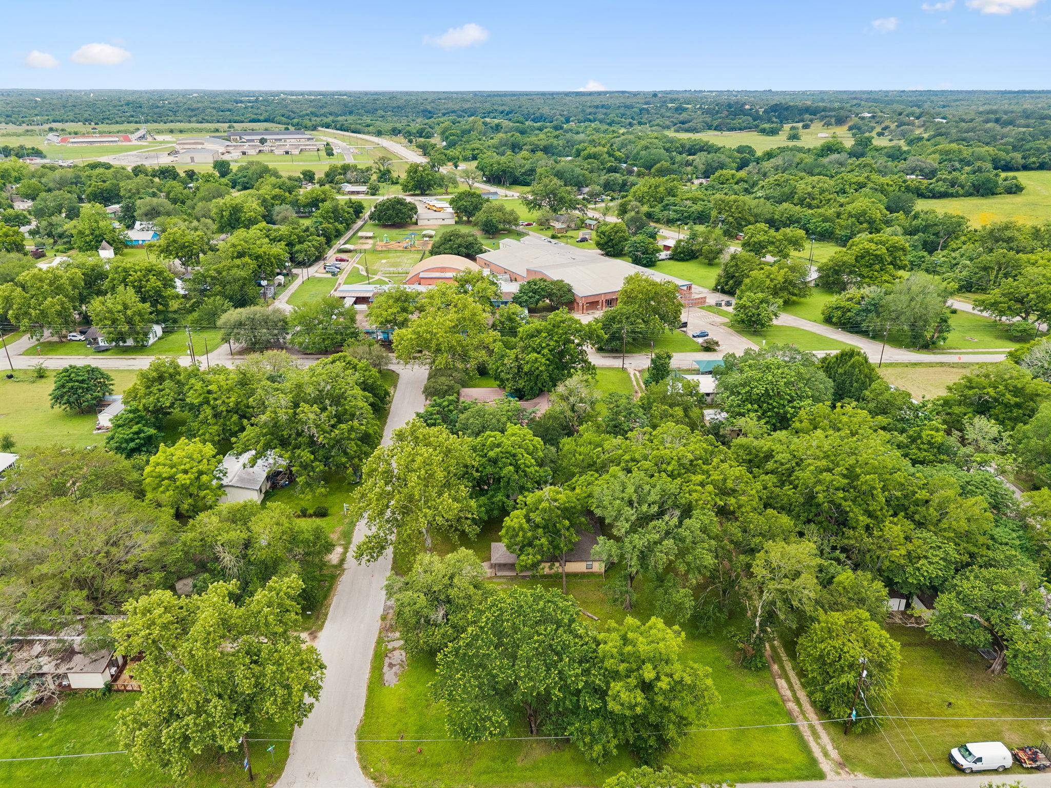 302 Harris ST, Smithville, TX 78957