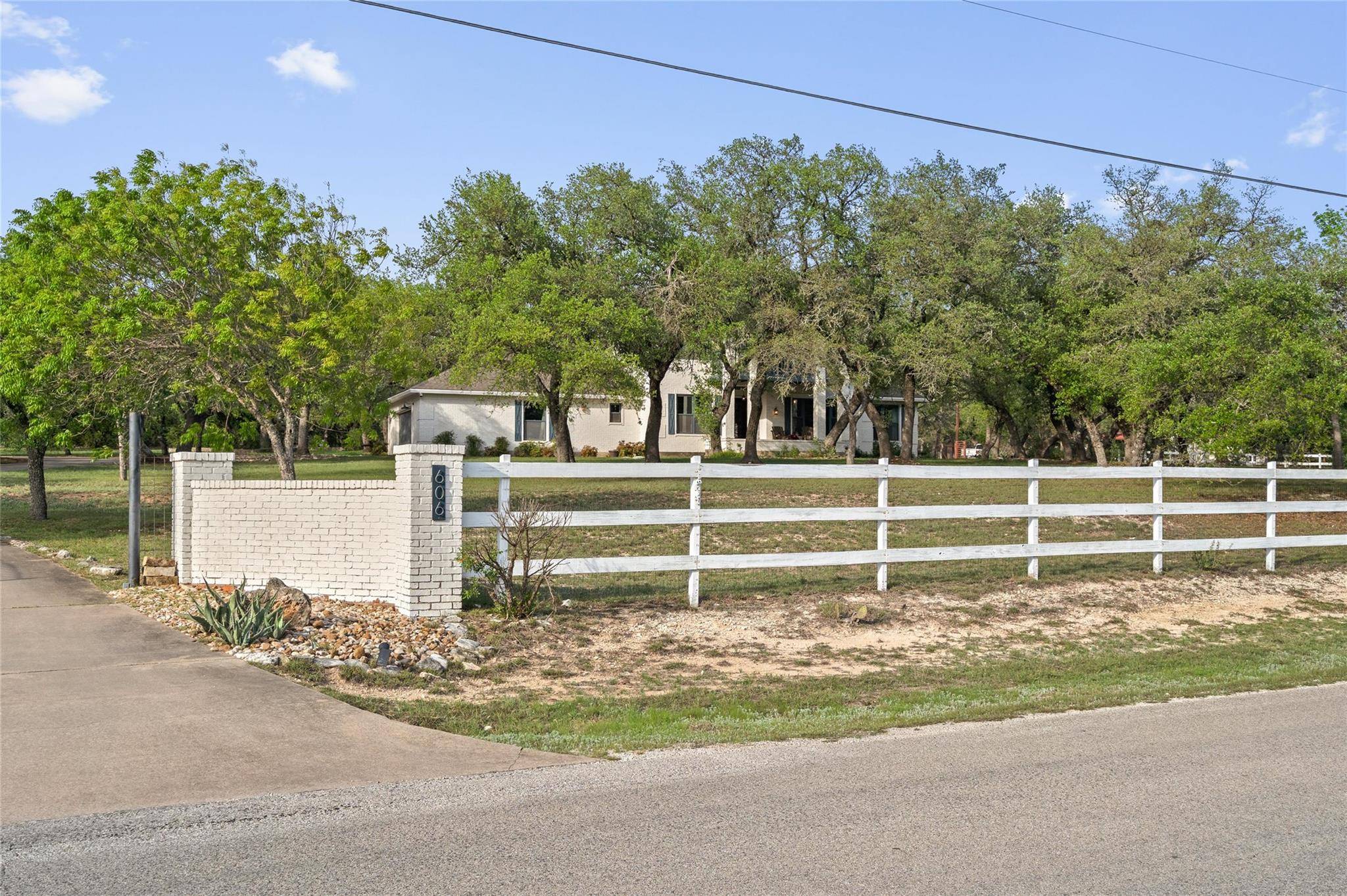 606 Winchester DR, Dripping Springs, TX 78620