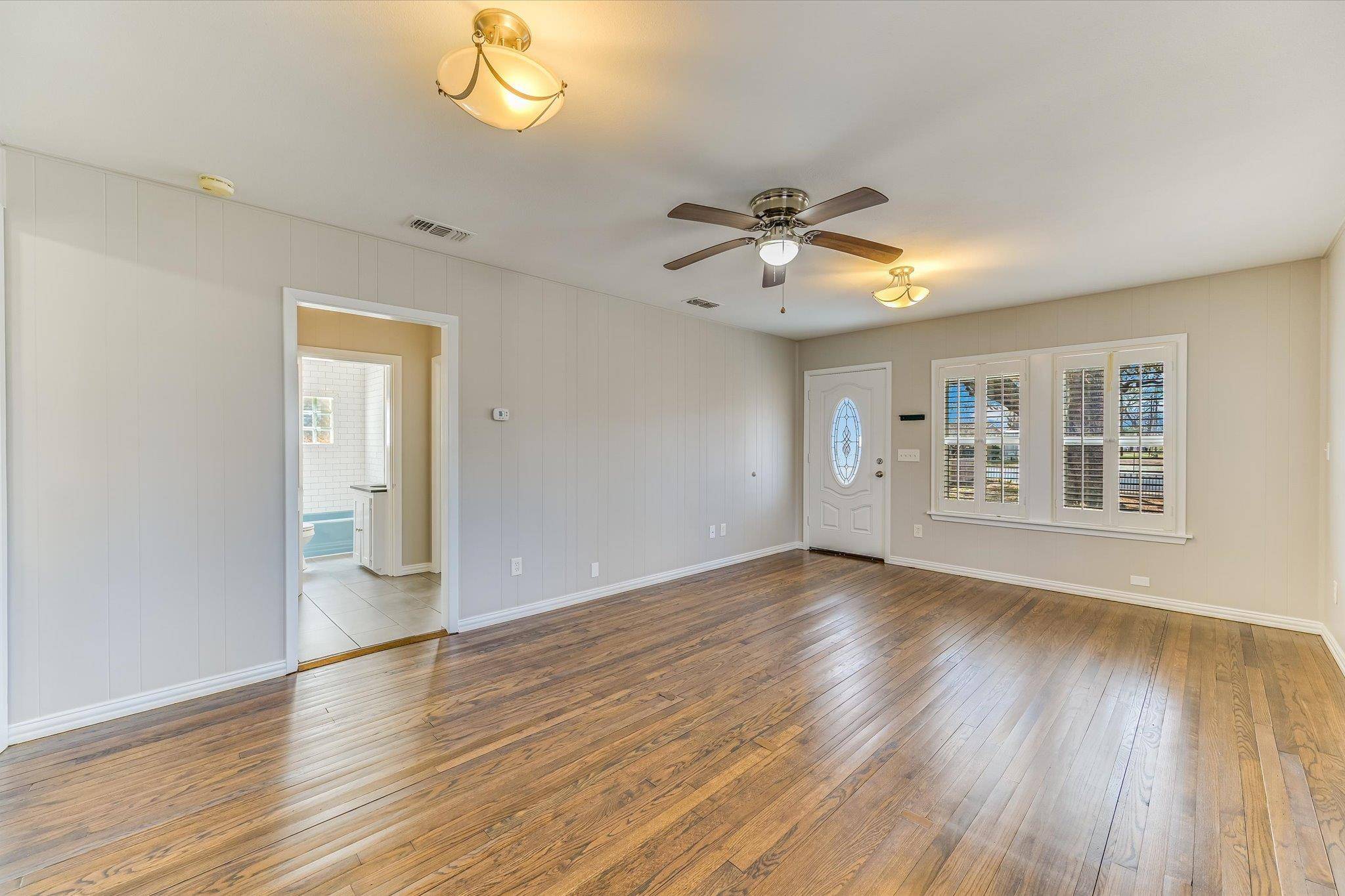 318 NW Loop 230 HWY, Smithville, TX 78957