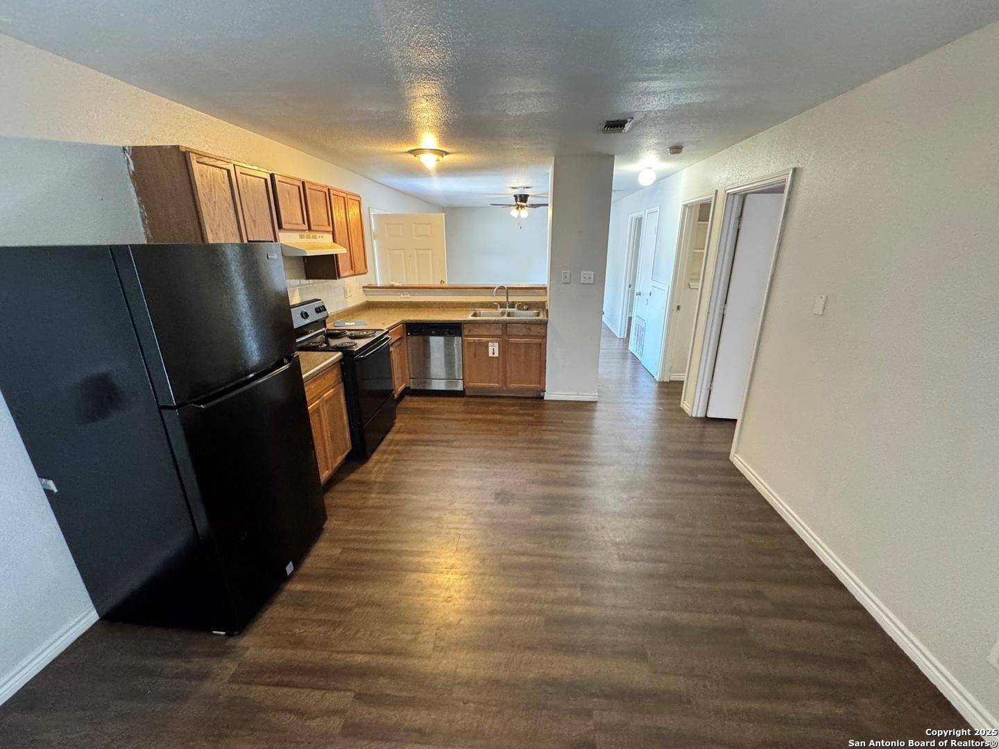 830 W Hutchins PL #3, San Antonio, TX 78221