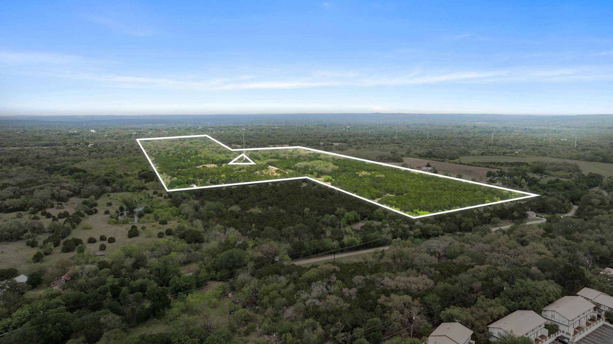 175 Eastwood LN, San Marcos, TX 78666