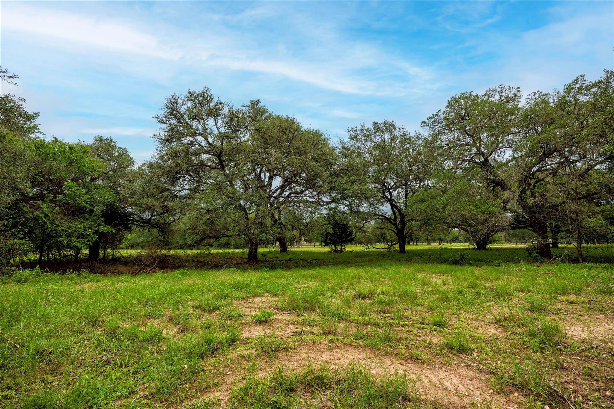2570 Burke RD, Flatonia, TX 78941