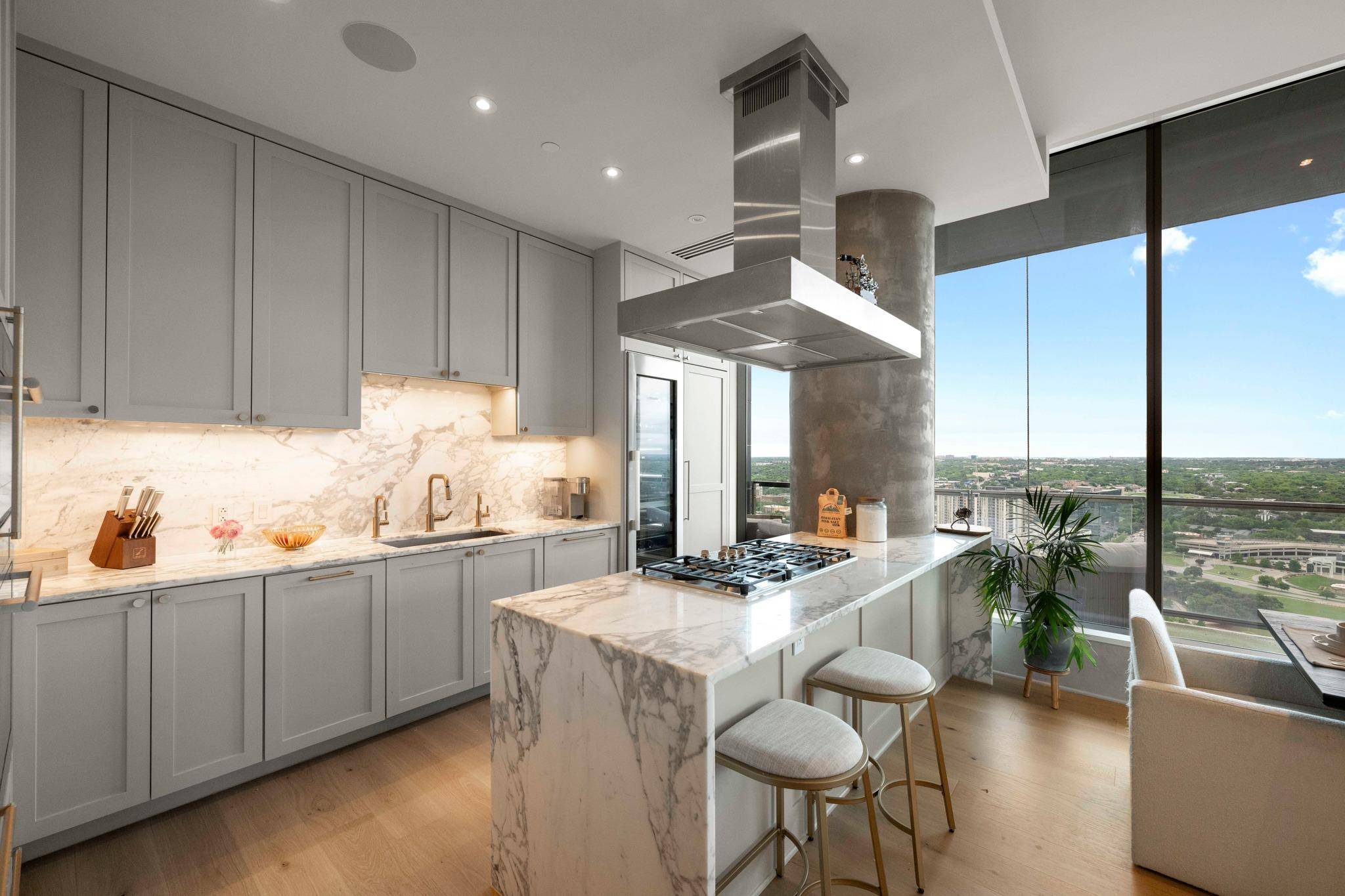 210 Lavaca ST #2706, Austin, TX 78701