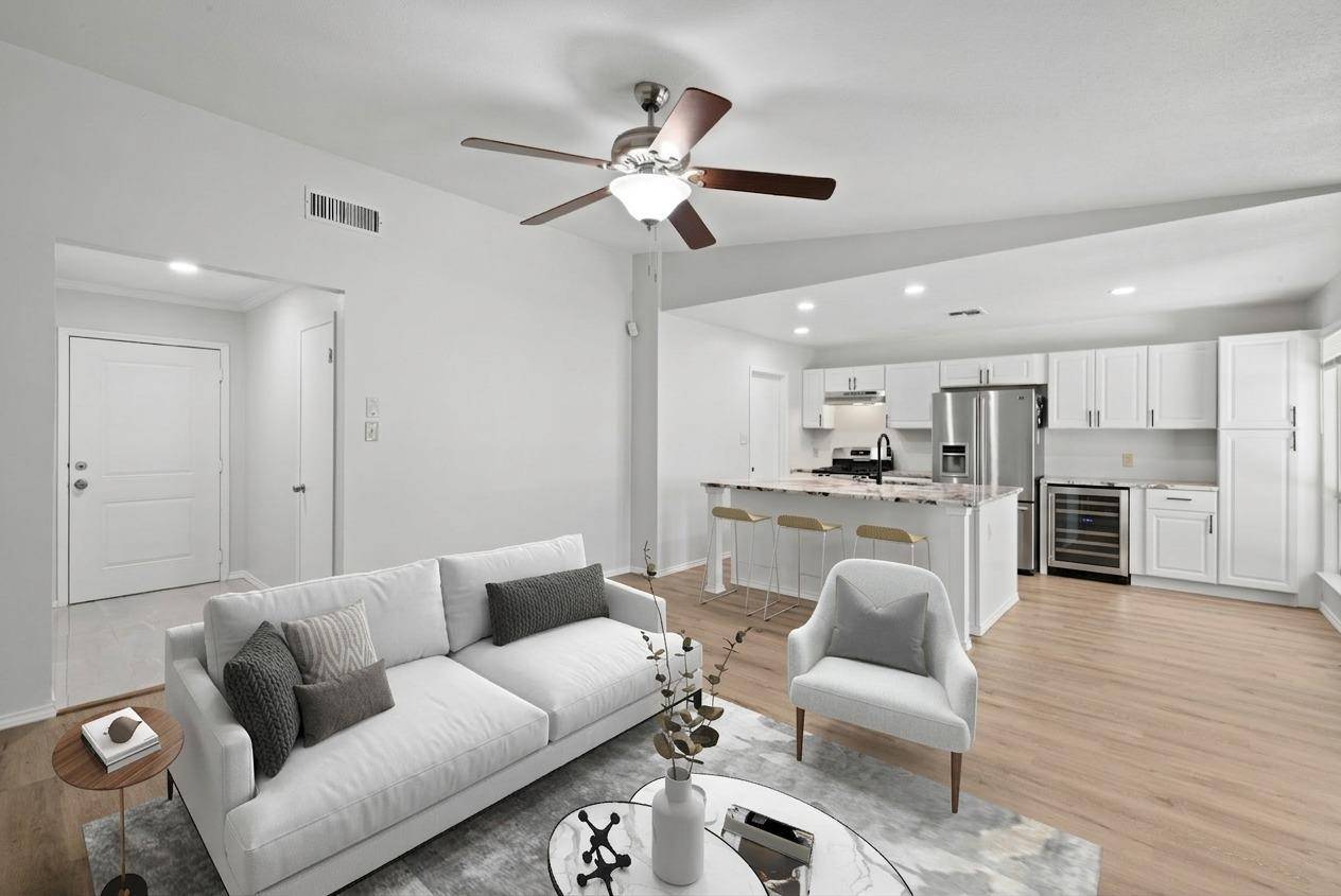 10001 Woodglen DR, Austin, TX 78753