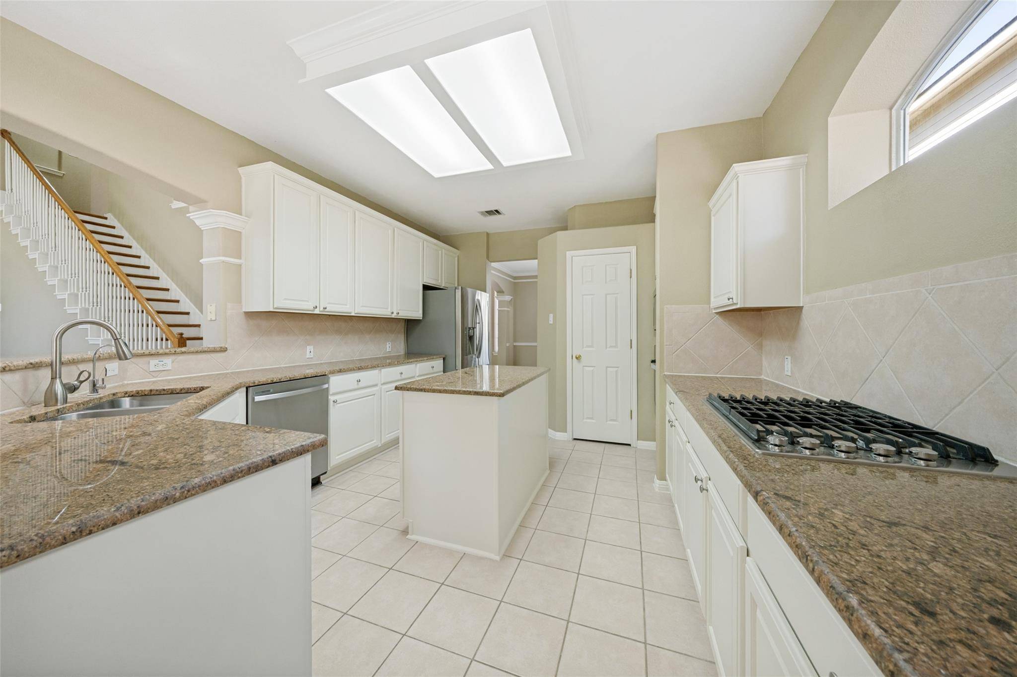 2244 Fernspring DR, Round Rock, TX 78665