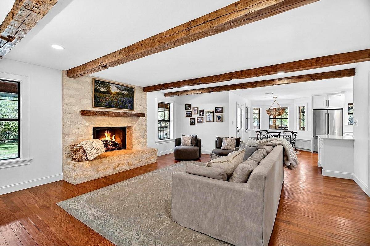 301 Medlin Creek LOOP, Dripping Springs, TX 78620