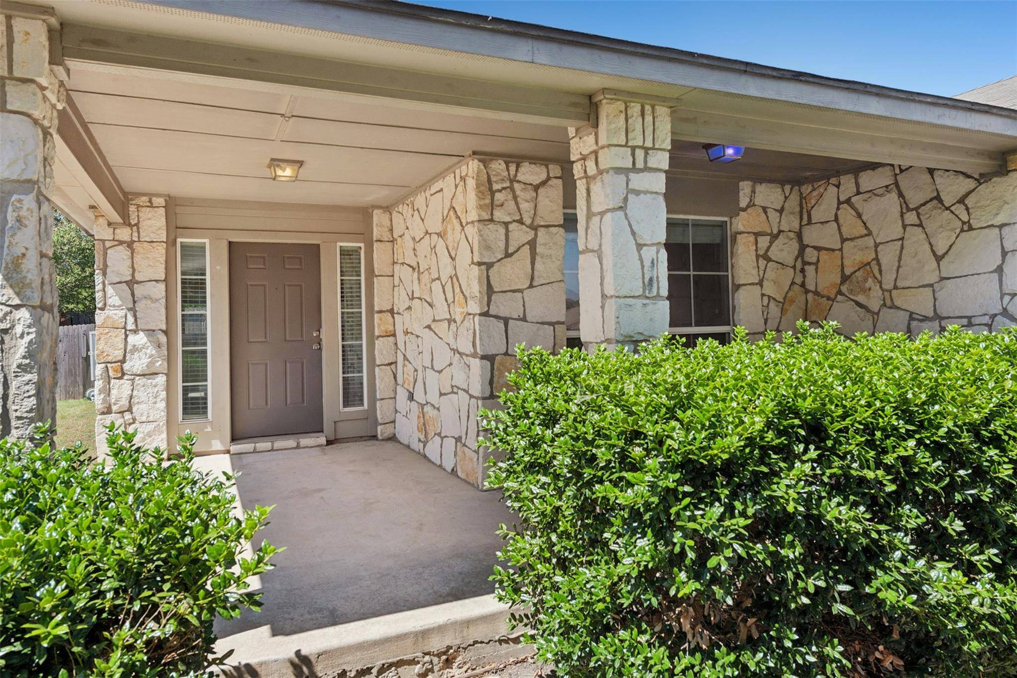 305 Verano DR, Kyle, TX 78640