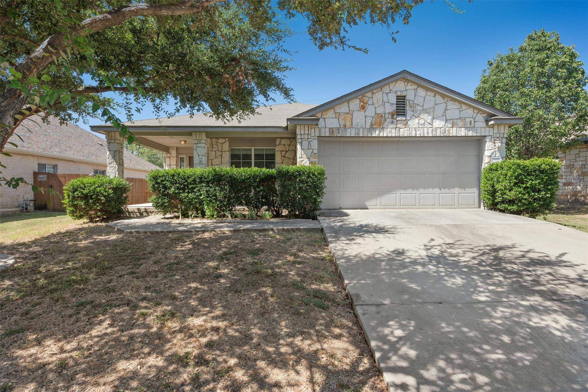 305 Verano DR, Kyle, TX 78640