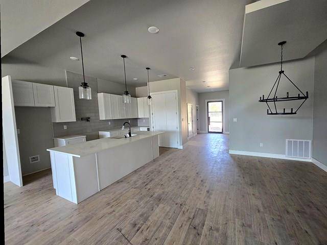 2417 Bruin DR, Spicewood, TX 78669