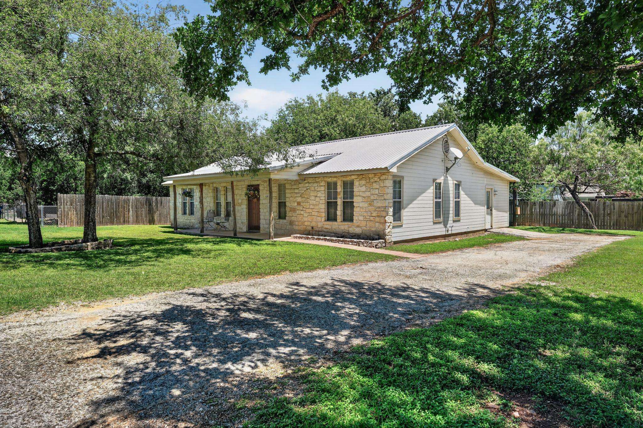 629 Birch LN, Cottonwood Shores, TX 78657