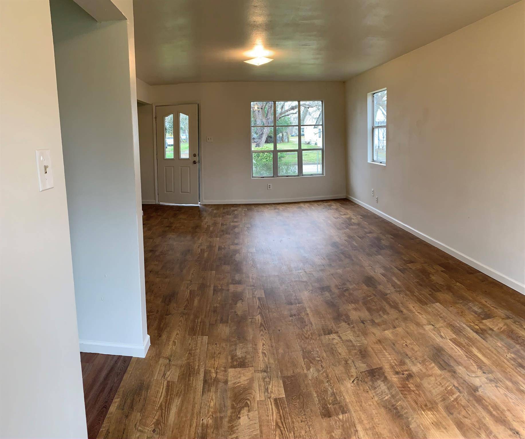 516 San Saba ST, Lockhart, TX 78644