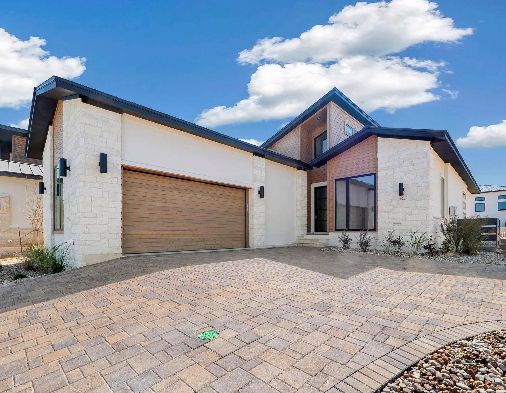 103 Via Roma CT, Horseshoe Bay, TX 78657