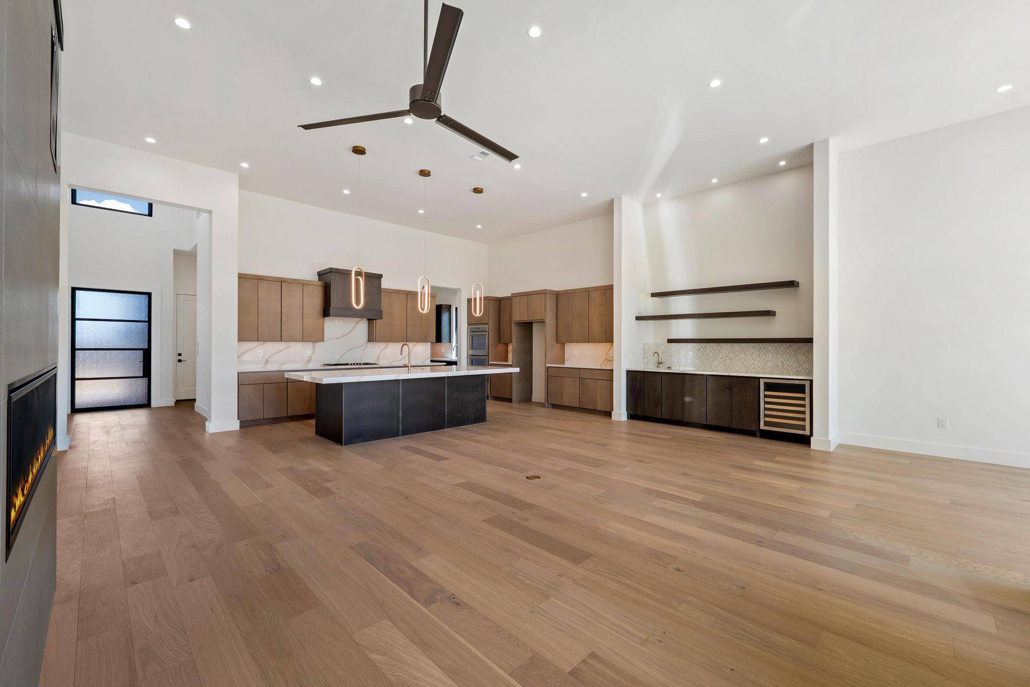 103 Via Roma CT, Horseshoe Bay, TX 78657