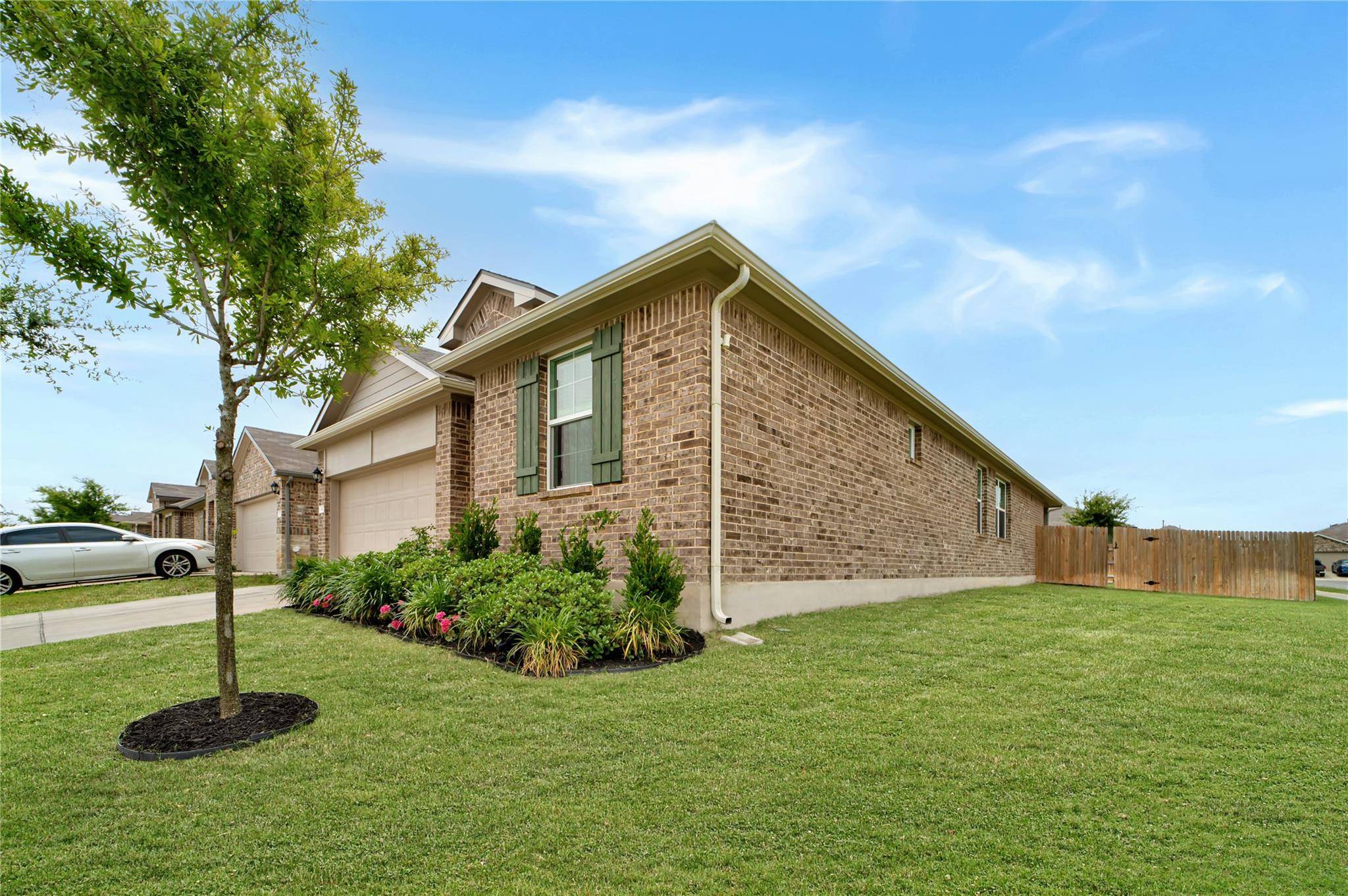 141 Medinah LN, San Marcos, TX 78666
