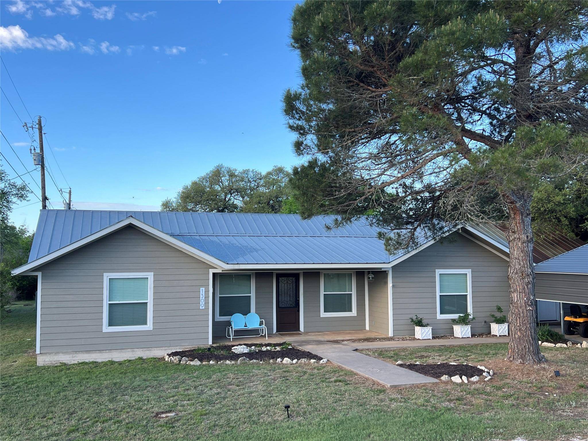 1309 10th ST, Blanco, TX 78606