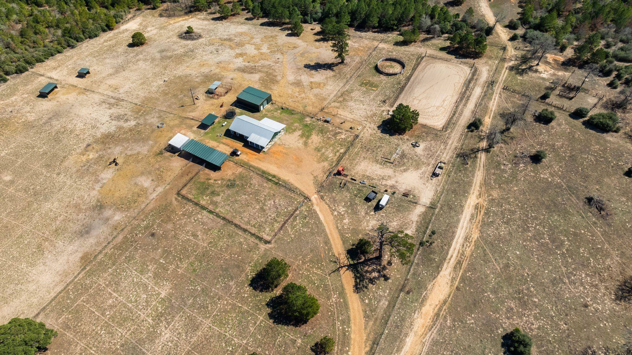 935 Highway 21 E, Paige, TX 78602