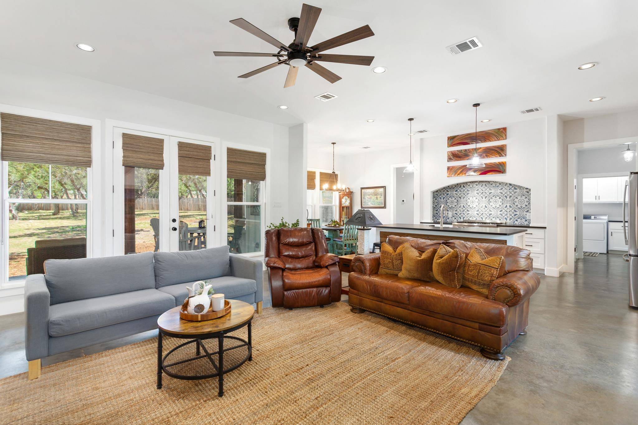 2 Senisa LN, Wimberley, TX 78676