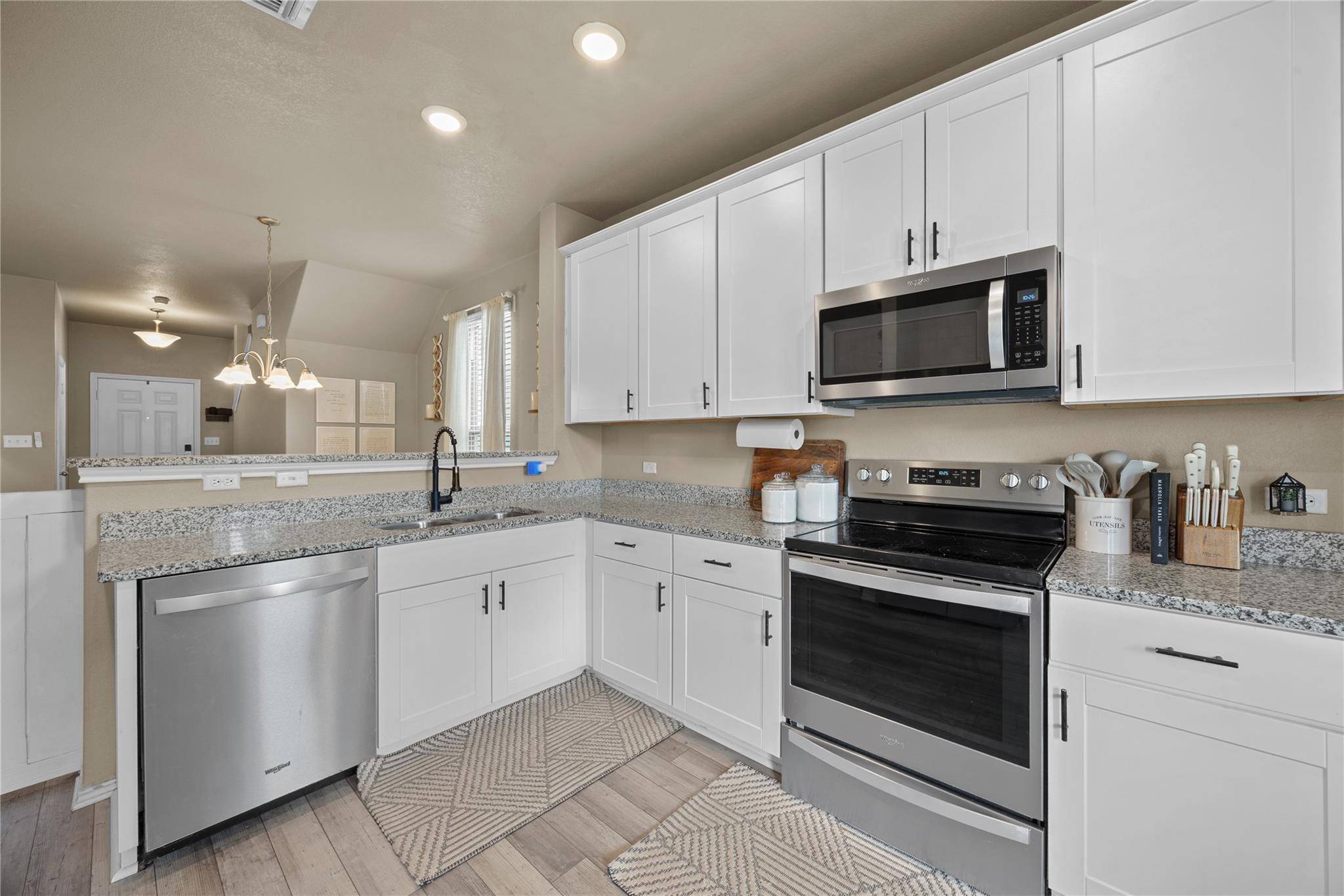 59 Snowy Plover LN, Leander, TX 78641