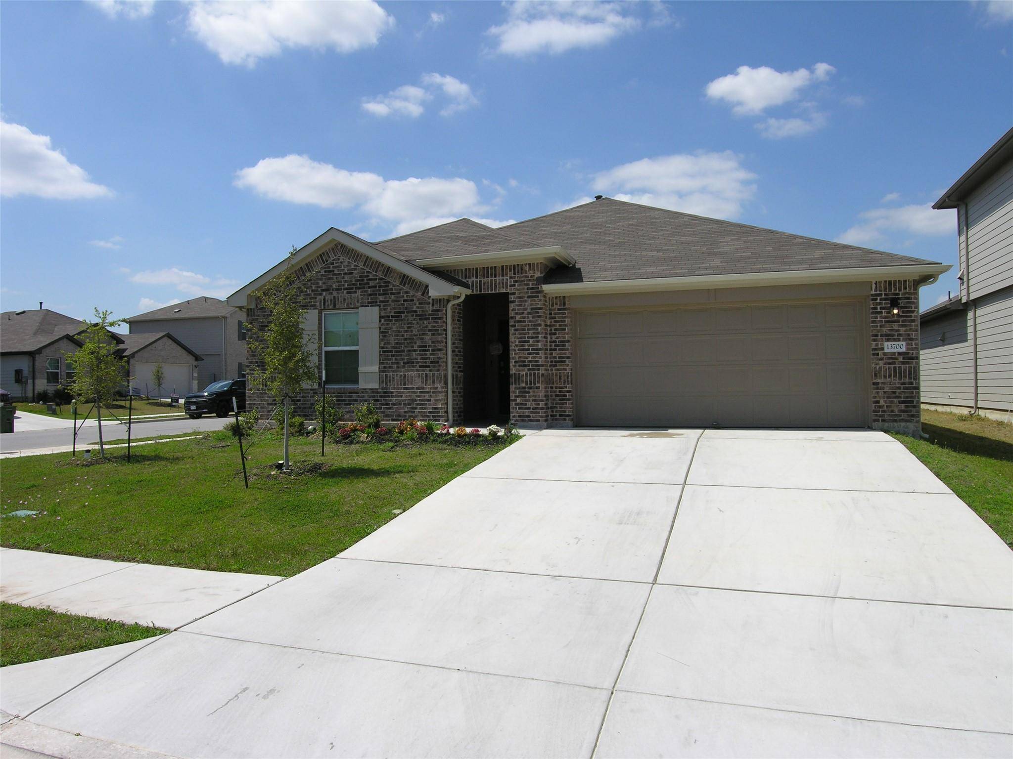 13700 Dismuke DR, Manor, TX 78653