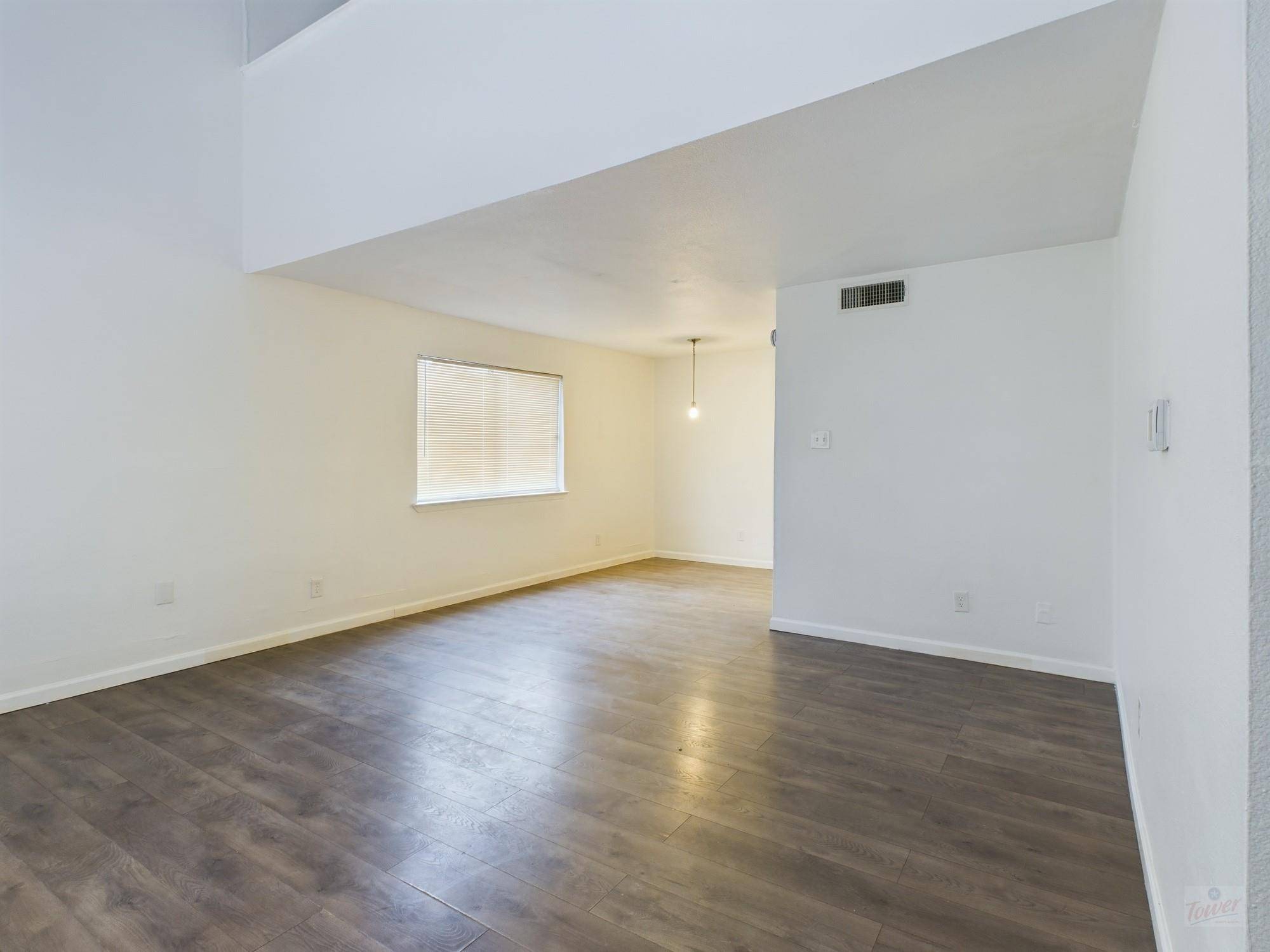 2124 Burton DR #140, Austin, TX 78741