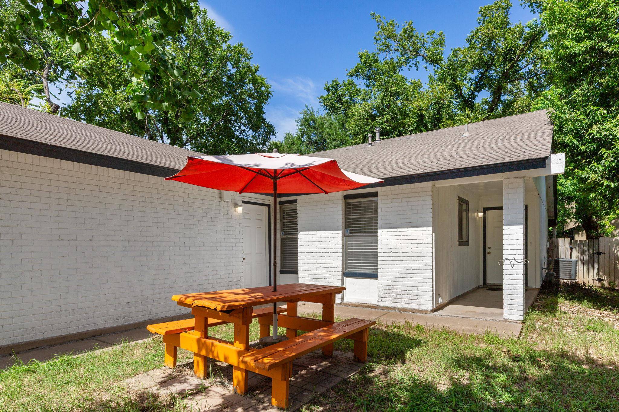 2311 Burleson RD #B, Austin, TX 78741