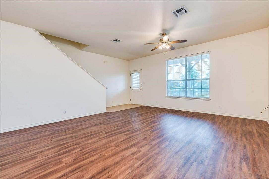 126 Sandstone DR #F, Jarrell, TX 76537