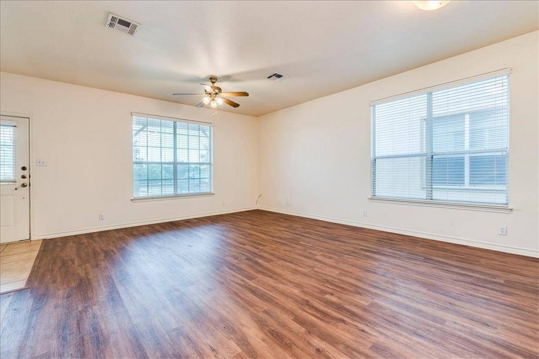126 Sandstone DR #F, Jarrell, TX 76537