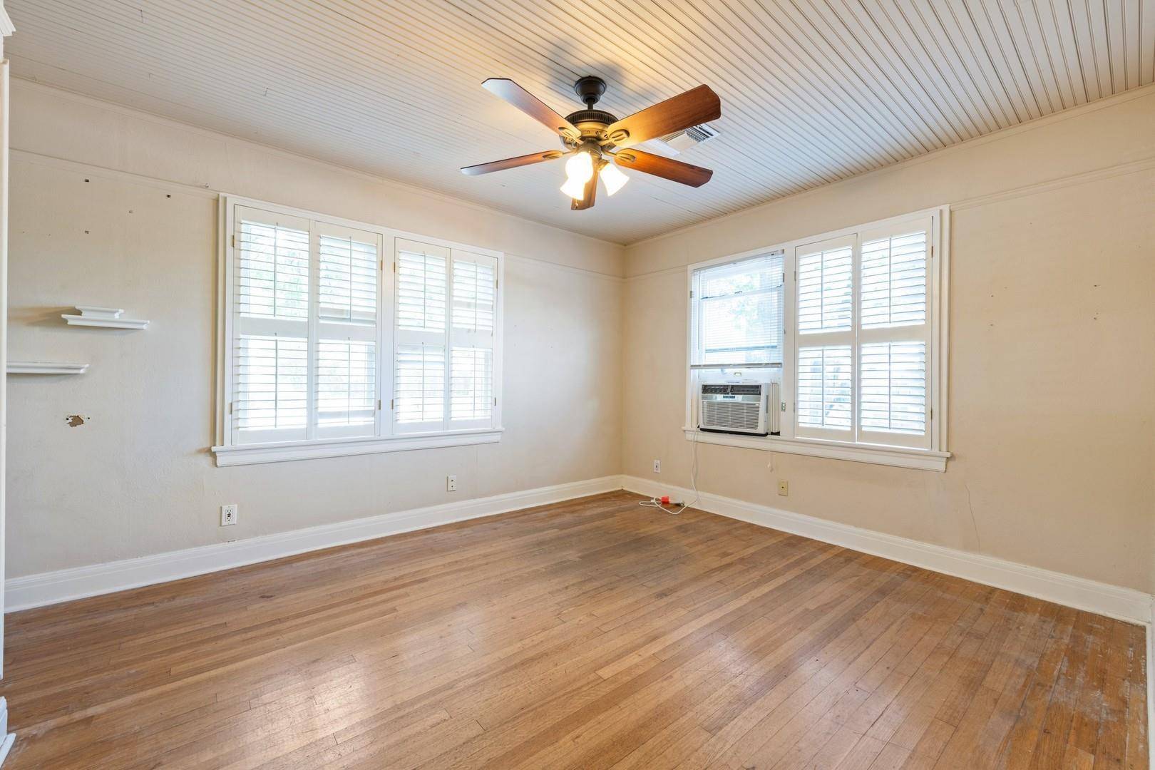 921 E 37 ST #A&B, Austin, TX 78705