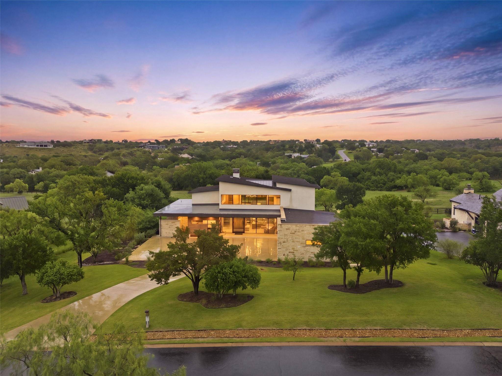 814 The Trails PKWY, Horseshoe Bay, TX 78657