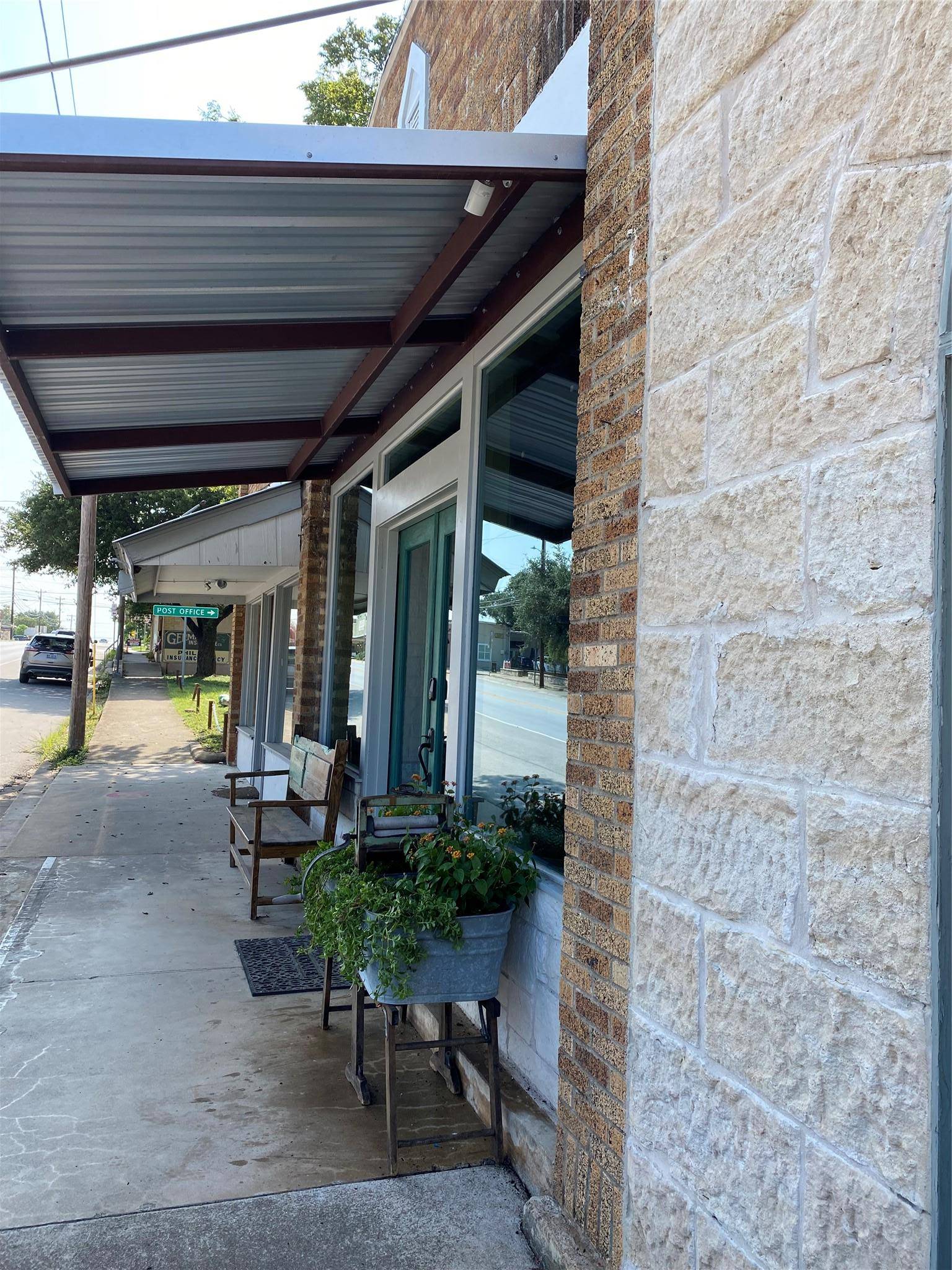 104 E Main ST, Johnson City, TX 78636