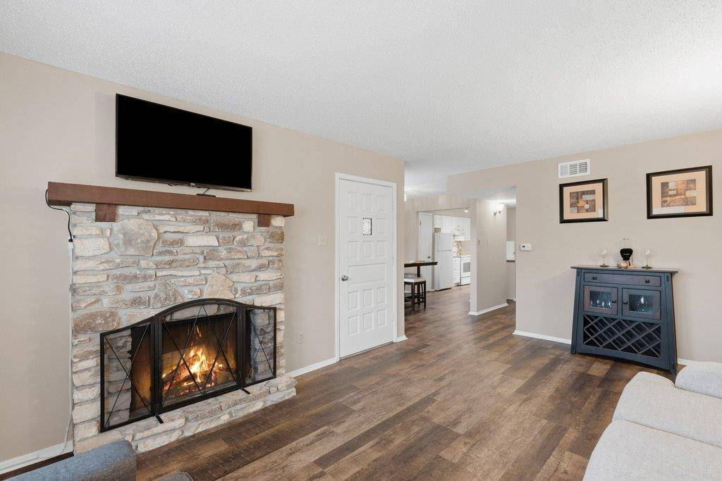 1201 Hi Stirrup #104, Horseshoe Bay, TX 78657
