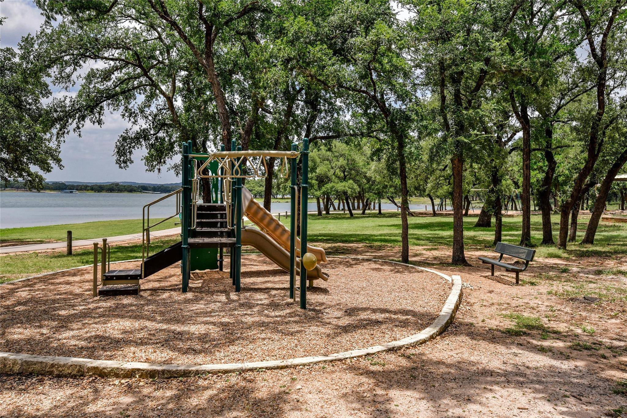 21707 Oxford DR, Lago Vista, TX 78645